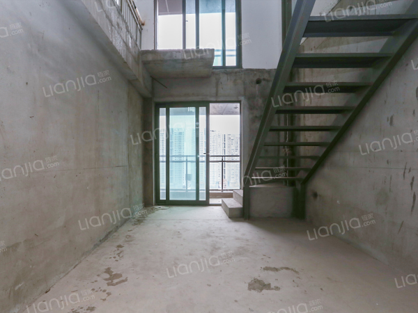 地段优越 京基难得复式,毛坯主卧45平,客餐厅进