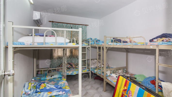 新安中学住宅楼 3室2厅 375万