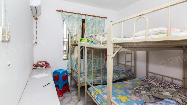 新安中学住宅楼 3室2厅 375万