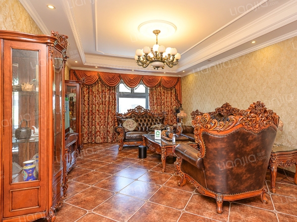 逸翠庄园三期叠拼别墅户型方正采光好