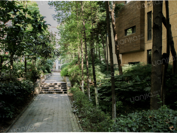 锦绣森邻套四双卫清水房