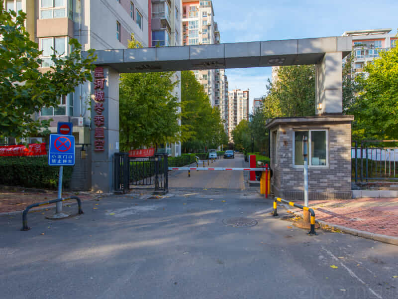 物业电话87588095                     冬季星空小区4套在租房源