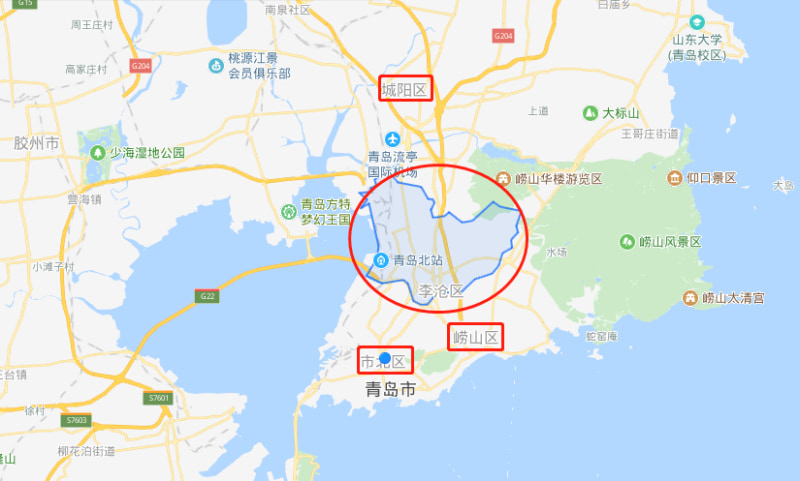 位於青島市市區北端,東枕嶗山山脈,西臨膠州灣,南接四方區,北靠流亭