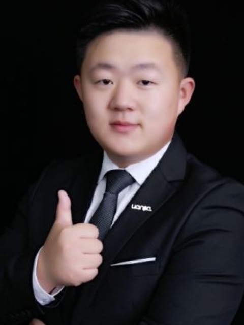 宫业成