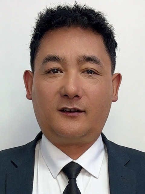 代登旭