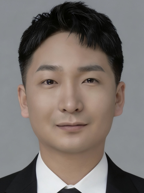 李明伟